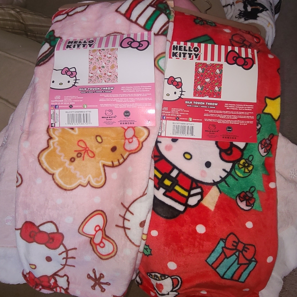 Hello Kitty Christmas Pink Gingerbread Blanket Set 🎄